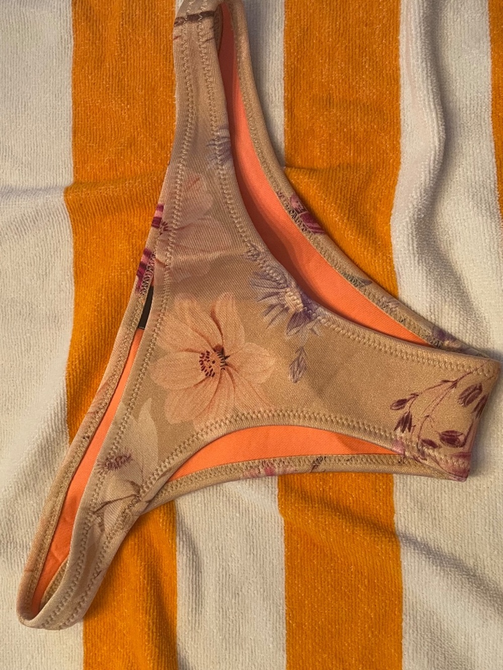 triangl neoprene bottom